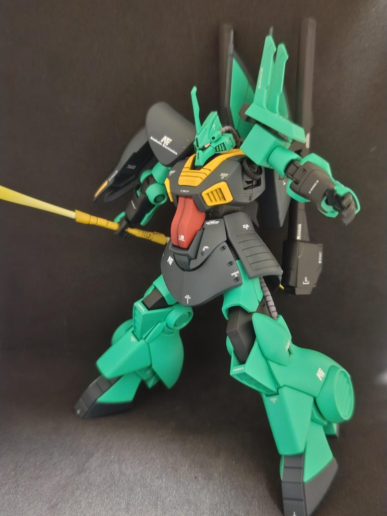 塗装は迷いましたが、エメラルドグリーンを適当に（笑）調色して塗装しましたが、気に入っております。(⁠•⁠‿⁠•⁠)