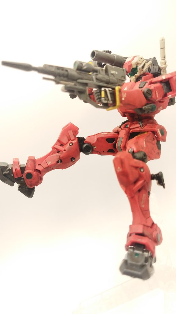 GQuuuuuuXのガンプラは部分塗装をするとかっこよさが1段階上になる気がします。