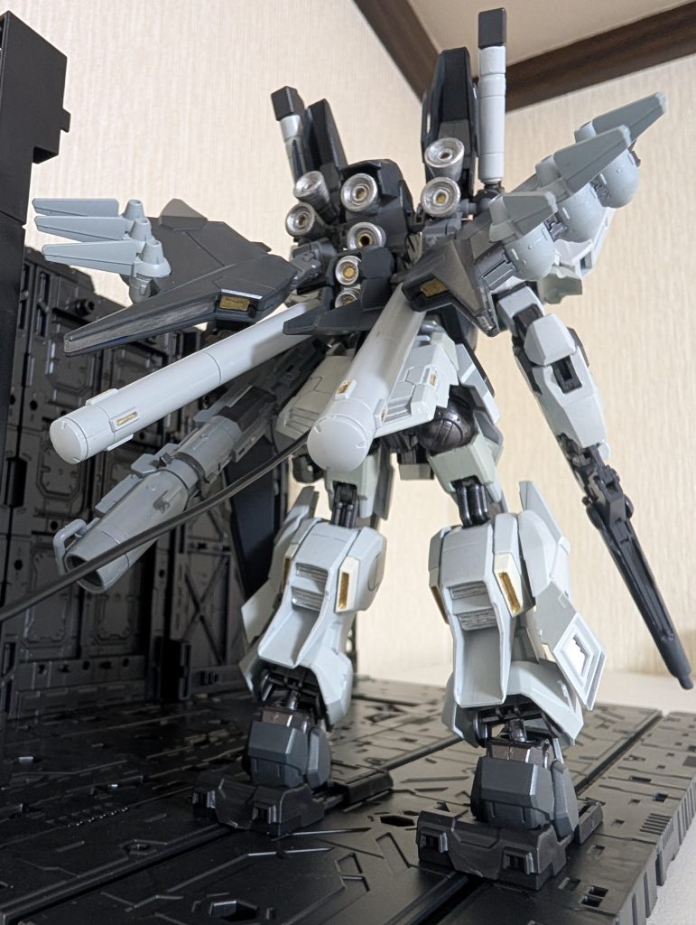 「発進よろし」余談ですが、百均のディスプレイベースはなかなか良いものですね。