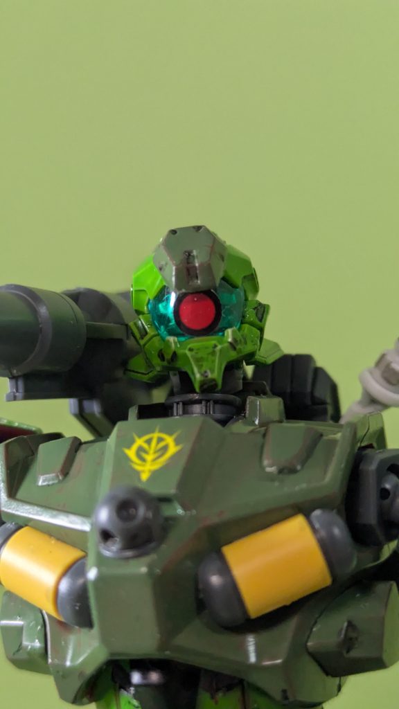 彼らの特徴として、ジオン国章の他にモノアイ型のマーキングを施している。もう連邦に帰る気はなさそうだ。