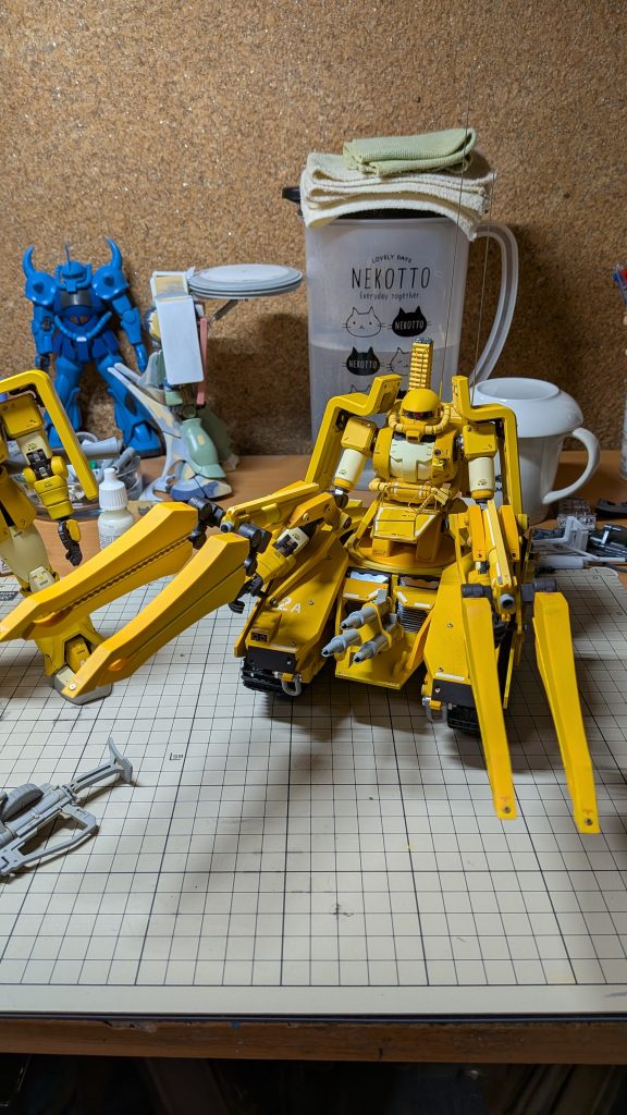 腕はこんな感じで伸ばせます。コンテストのインパクト重視で大きく作りました。小さいのも作ろうとしたんですが、なんか物足りなくて大きくなりました。いつも大きくなります。…小さいのはそれはそれでアタッチメント交換できるんだから、気が向いたときに作ります。