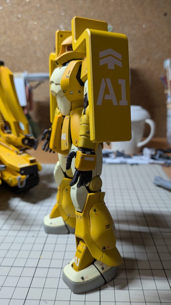 機体番号は、イエローカラー部隊の1番機ということで、「1」としました。「A」はこの部隊に割り振られた通りアルファベットということでよろしくお願いします。うーん、やっぱり、訓練用のモビルスーツ部隊とした方が良いでしょうかね…(*_*)。