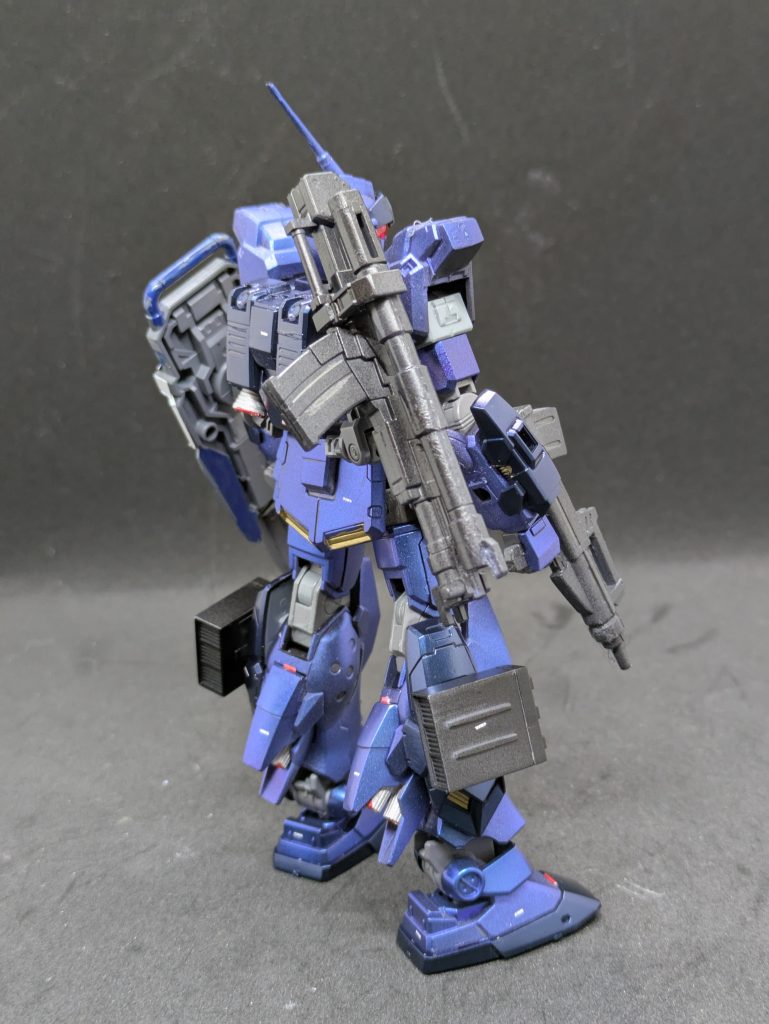 夜中にプレバンを見ていたら偶然買えました。（昼間は門前払いでした）「かっちょええ！」これだけでポチッとなです。届いたのが今年の6月なので、私の中では珍しく熟成されていない機体になります。