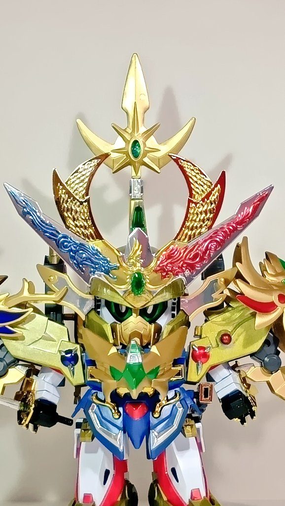 とはいえ、角度によっては本当に美しいので今回はまあコレでいいかなとてっぺんの宝玉をレジンで埋めたのがお気に入りです