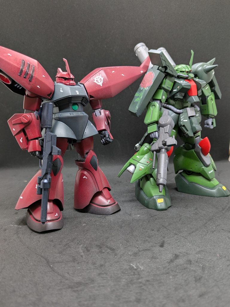 塗装について。赤:黒下地→あずき色→マルーン黒:黒下地→ネイビーブルー武器:黒下地→プリズムブルーブラック(この色以外は全部クレオス)マルーン以外の色で行こうと思っていたのですが、結局マルーンに落ち着きました。自分の中ではこの色です。