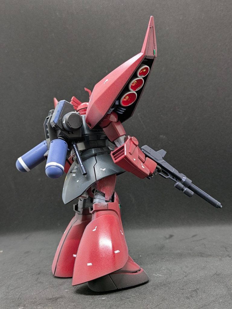 機体について。その3。ゲルググの投入がもっと早くても連邦軍の国力には勝てなかったでしょう。旧日本軍がアメリカ軍に勝てなかったのと同じです。戦いは数なのです。リゲルグ自身は第4世代MSとも互角以上に渡り合える脅威の性能を発揮しています。ZZとの鍔迫り合いでも互角以上に渡り合えます。