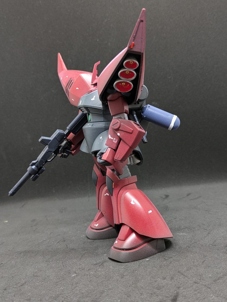 機体について。その2。ザクIIIも旧公国軍技術者の意地を見せた機体ですが、それ以上にリゲルグには彼らの思いを感じさせる機体だと思います。ゲルググ自体が一年戦争末期の登場で、既に戦局が連邦側に傾いており、ベテランパイロットが戦○し、学徒動員のため十分な性能を発揮できなかったという背景も彼等の思いが重く入ったのではないでしょうか。