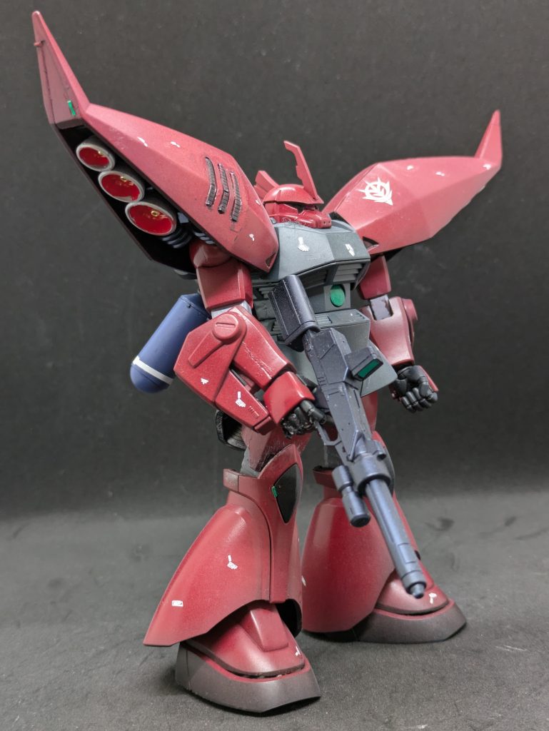 機体について。その1。見てのとおり、ゲルググの後継機なので、見た目もゲルググです。リファインされたゲルググ。略してリゲルグです。見た目が違う箇所は、肩ウイングバインダー、バックパック、腕のグレネードランチャー装備というところでしょうか。