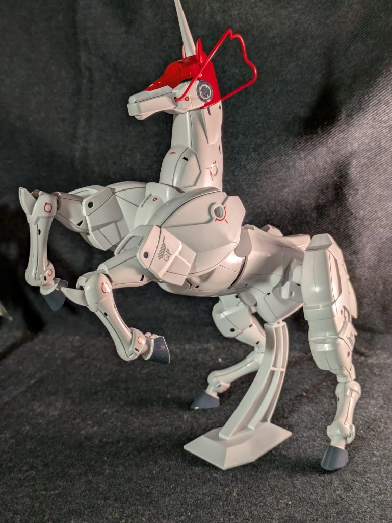 風雲再起です。そのままだと白さが目立ち過ぎるので、スミ入れ、デカール貼りをやりました。