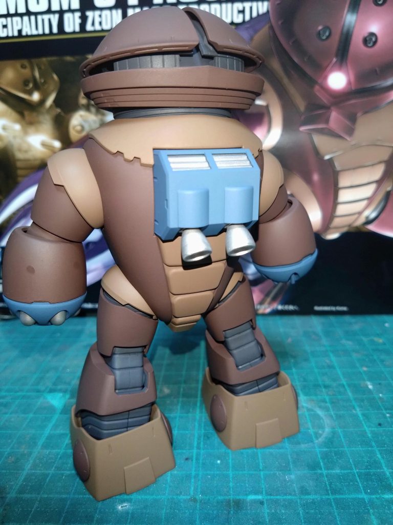 シンプルながら構成は非常に優秀な背中