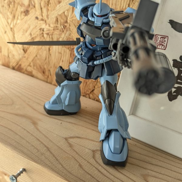 先月はミスターブシドー強化月間でしたが、今月から『震える山』推進月間です。先ずはHGUC1/144グフカスタムに取り掛かります。パチ組終わりましたがもうこのままでも充分かっこいいです。何もしなくてもいいのではと思ってしまいます🤤かなりの良キットですよね🤤🤤（5枚目）