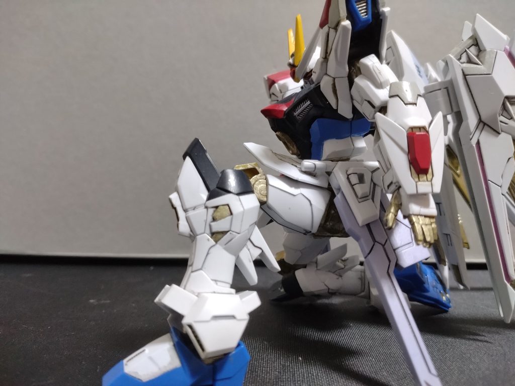 フロントスカートの位置が上がったことで膝立ちも余裕ですね