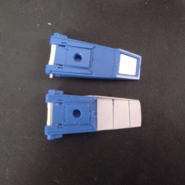 MG ZZガンダムVer.kaをプロトタイプZZガンダムに改造中です。腕の形状変更は意外と簡単でした。上半身は簡単そうですが足が...( ^o^)＜うわぁぁあ！って感じなのでちょっと大変そう...プラ板使うのも初めて、ウイング部分の短縮もやった事がないという、このキットでやる事じゃない事の詰め合わせですね...(´・ω・｀)パテでの形状変更も入るので頑張ります(꜆꜄꜆˙꒳˙)꜆꜄꜆ｵﾗｵﾗｵﾗ（5枚目）