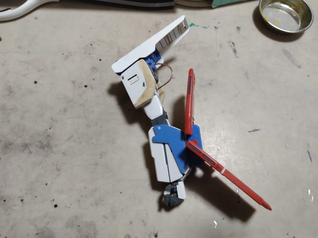 作品名：<p>左腕が完成しました(ᐢ ˙꒳​˙ᐢ ) 右腕も同じ事を…( ^o^)＜うわぁぁあ！</p>