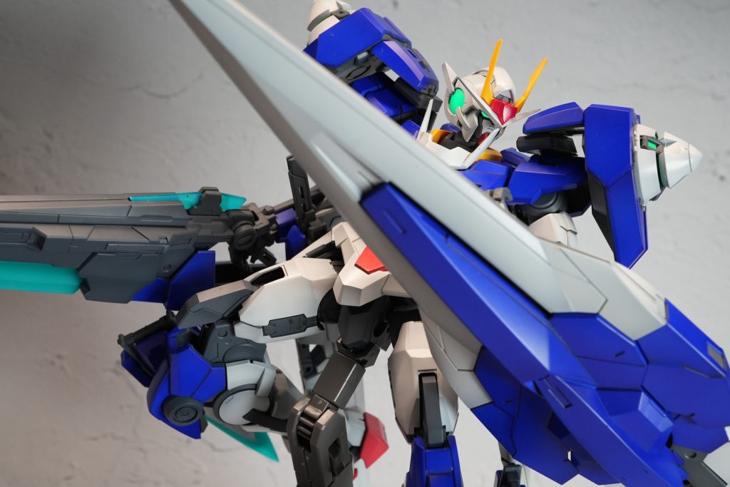 GNバスターソードを構えたショット。重厚感がよく出てるような仕上がりで満足。