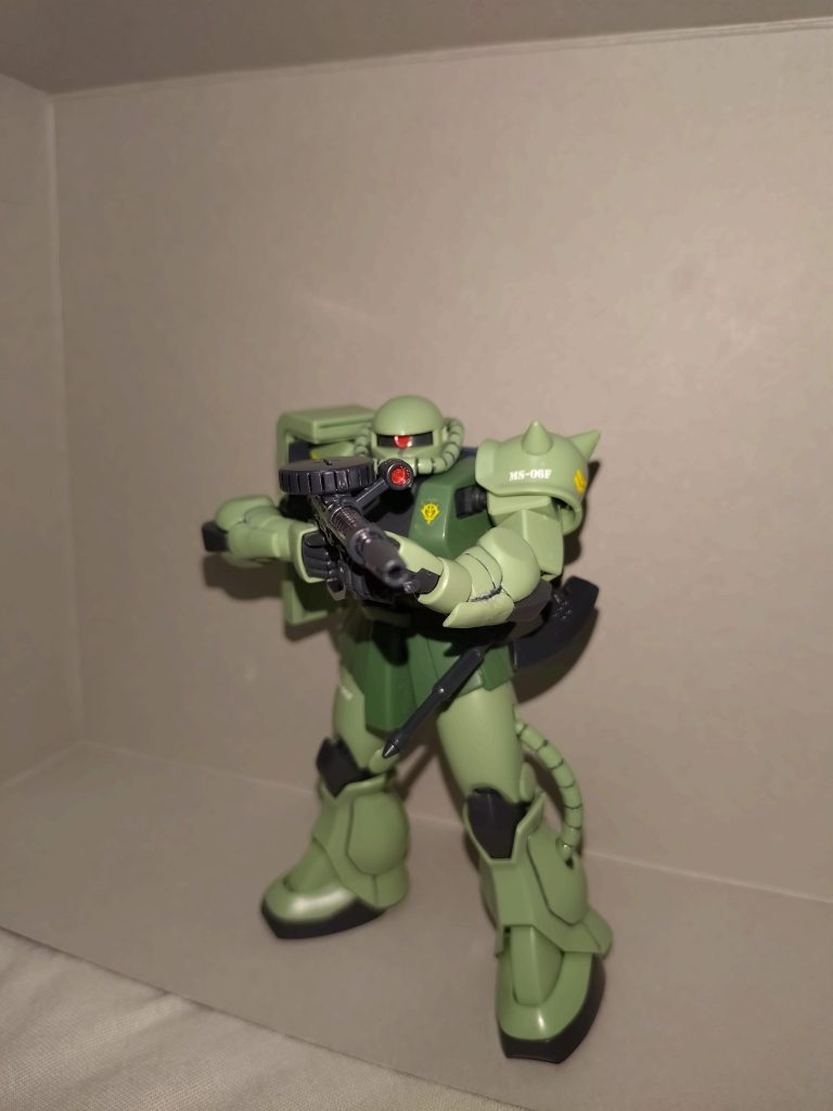 射撃ポーズ…でも腕が汚い（汗） 