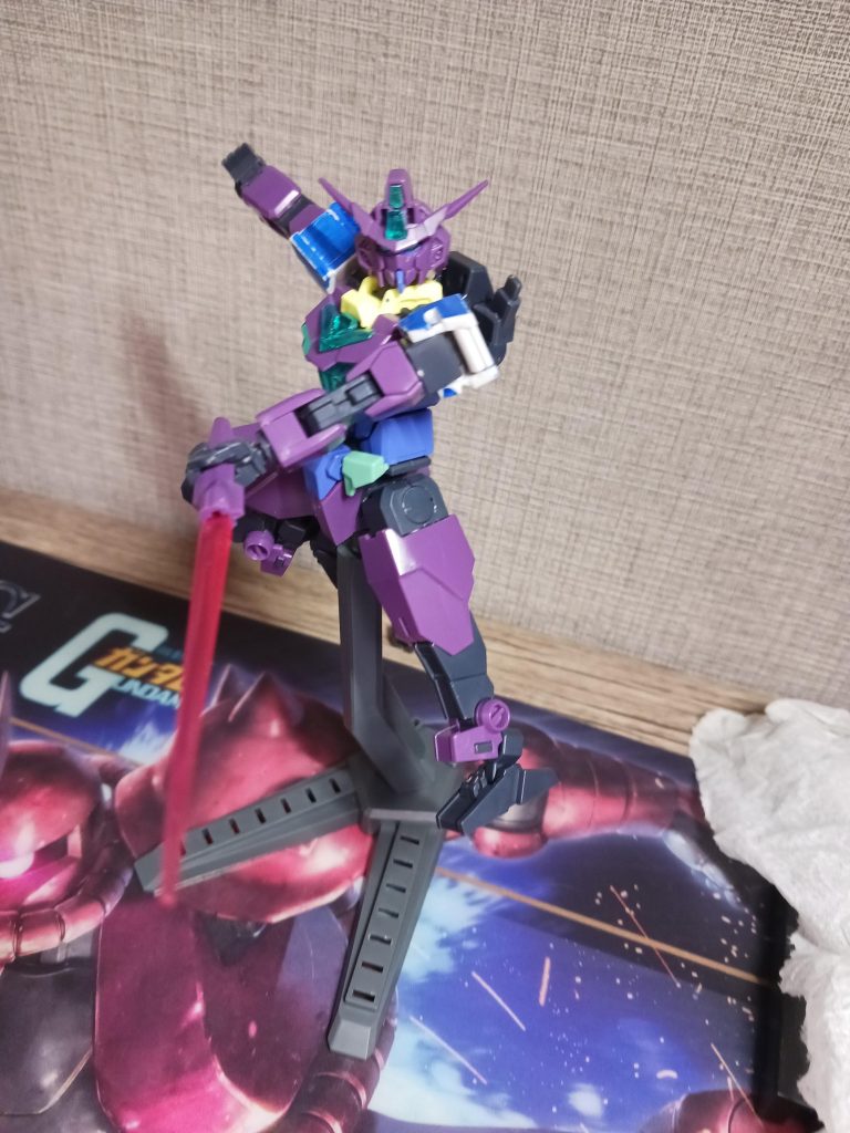 コアサファイアはもともとレイへ向けたmsだったがレイはデュリッツ、後にデスティニーイージスに乗ることになったため本機は𝐩𝐫𝐢𝐳𝐞へ仲間入りしたノワールが乗り込む