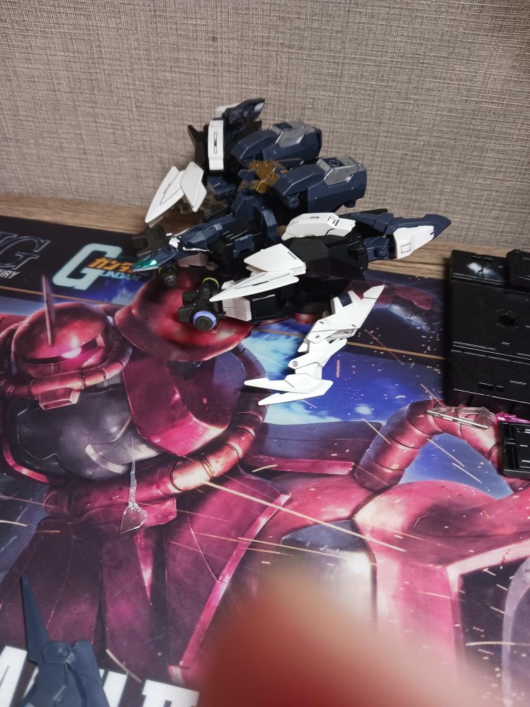 さらにサポートアーマーダークアーマーを装着すると