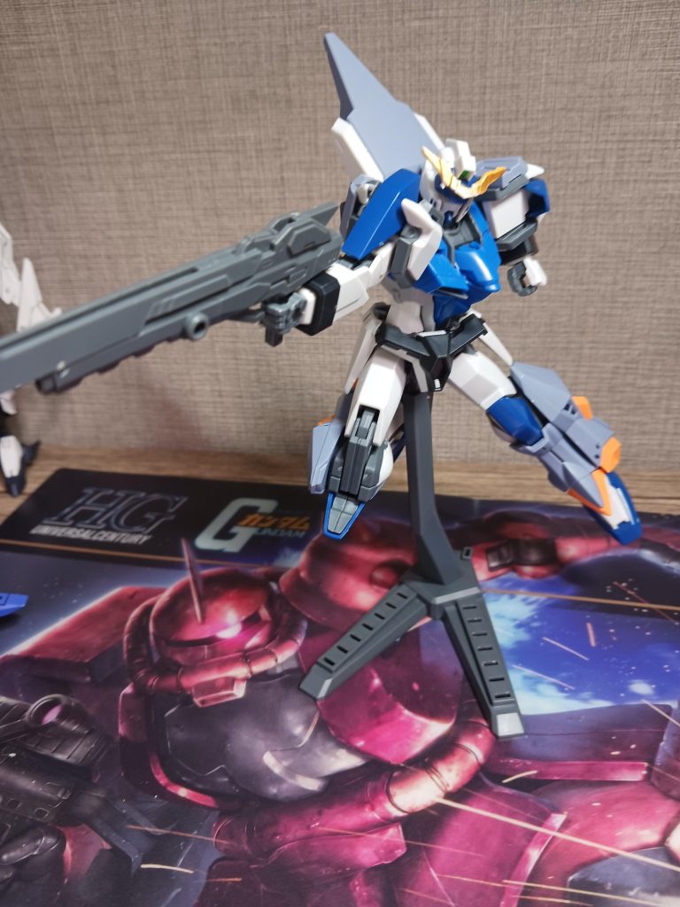 ビームライフルも装備する。射程距離はそこまでである