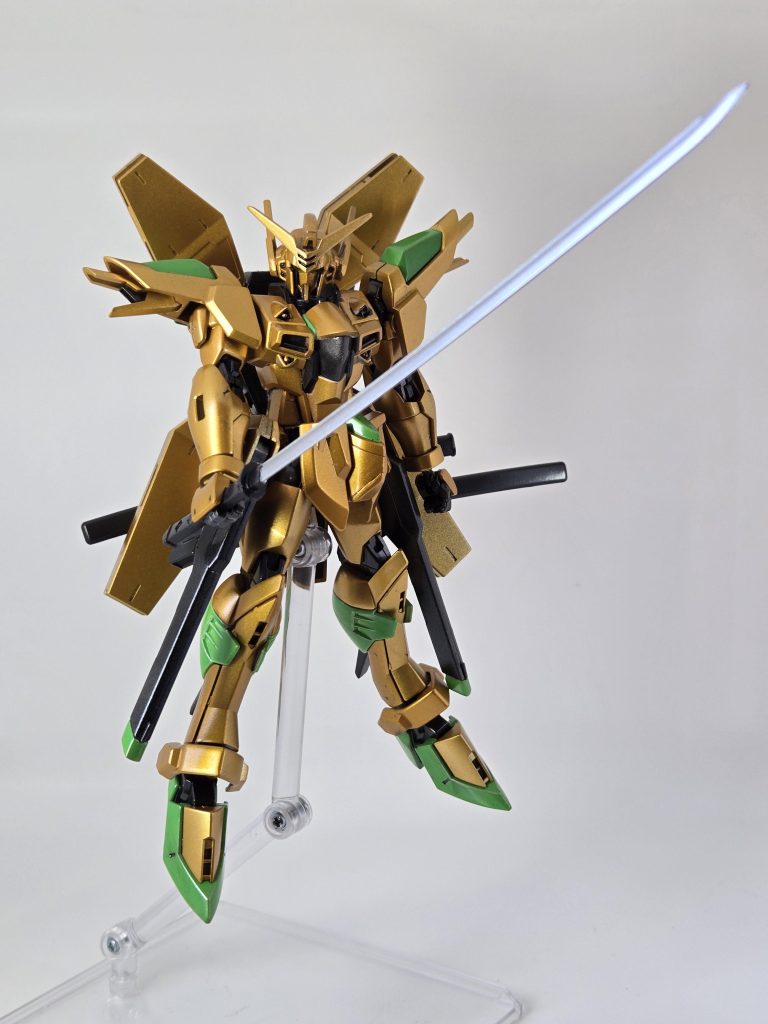 白兵戦の武器はMSGの日本刀を使用。グリップは合うように削っています。