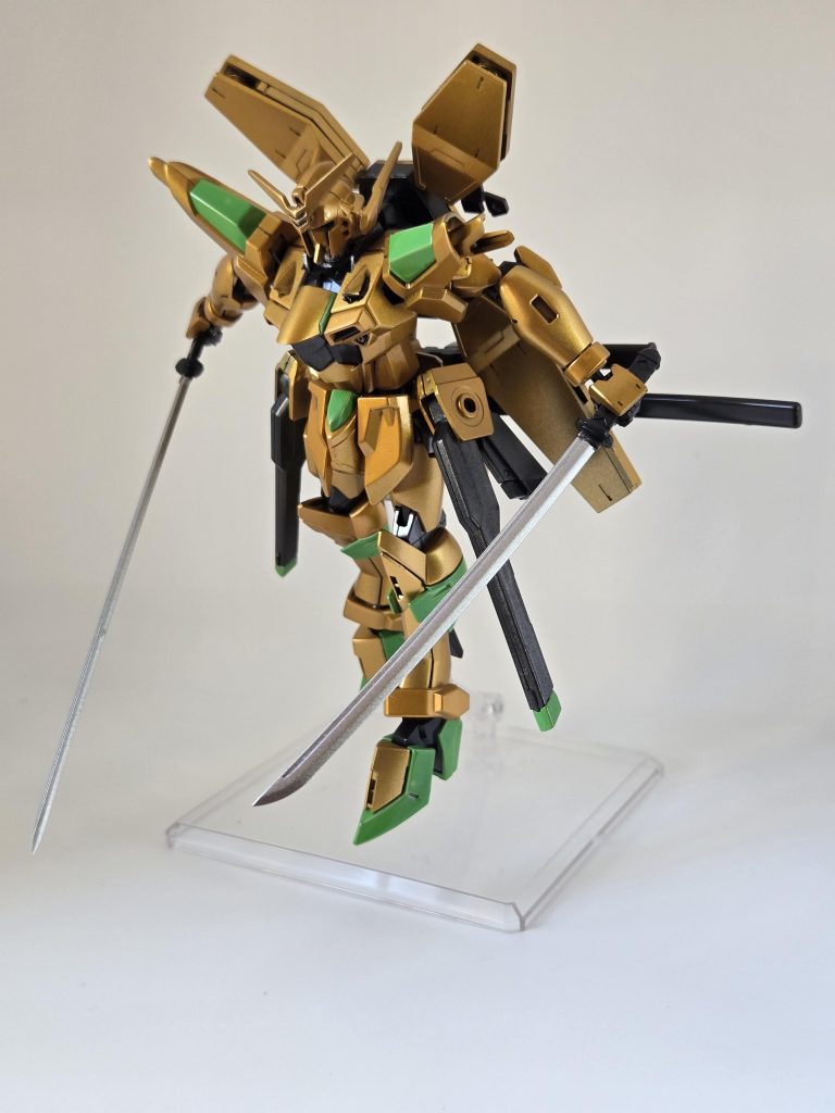 もちろん小太刀も持たせて二刀流も可能です。