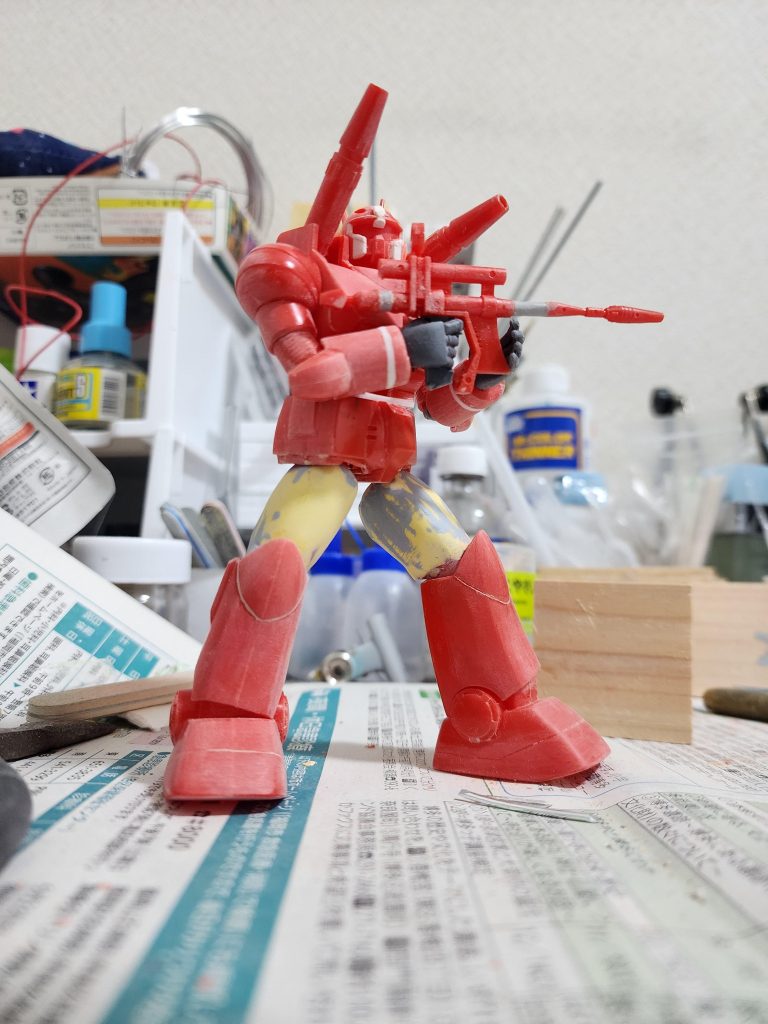 塗装前ポリパテと瞬着パテ、仕上げにラッカーパテででこぼこ埋めてます