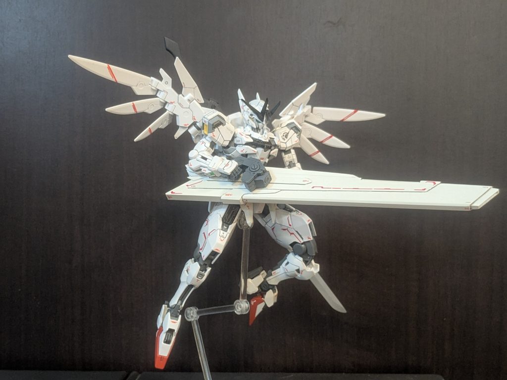 鞘はヴェスバー風の大型ビームガンになります。