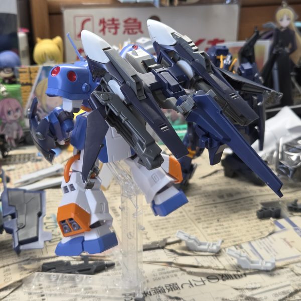 久しぶりにハイザックを進めました。今回はオプションを作成積んでたアウスラ+ギガ腕のパーツを使用し、最近電ホビで紹介されている“フルドド・セスシナング”風のユニットを作成しました。あとはライフルの調整と、機首をセスシナングに寄せるかどうかというところです。（2枚目）
