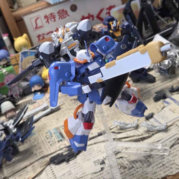 久しぶりにハイザックを進めました。今回はオプションを作成積んでたアウスラ+ギガ腕のパーツを使用し、最近電ホビで紹介されている“フルドド・セスシナング”風のユニットを作成しました。あとはライフルの調整と、機首をセスシナングに寄せるかどうかというところです。（4枚目）