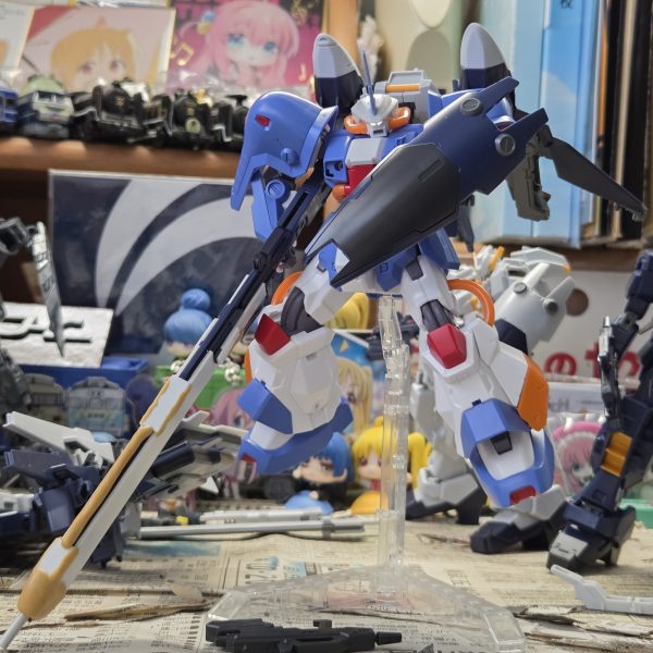 久しぶりにハイザックを進めました。今回はオプションを作成積んでたアウスラ+ギガ腕のパーツを使用し、最近電ホビで紹介されている“フルドド・セスシナング”風のユニットを作成しました。あとはライフルの調整と、機首をセスシナングに寄せるかどうかというところです。（3枚目）
