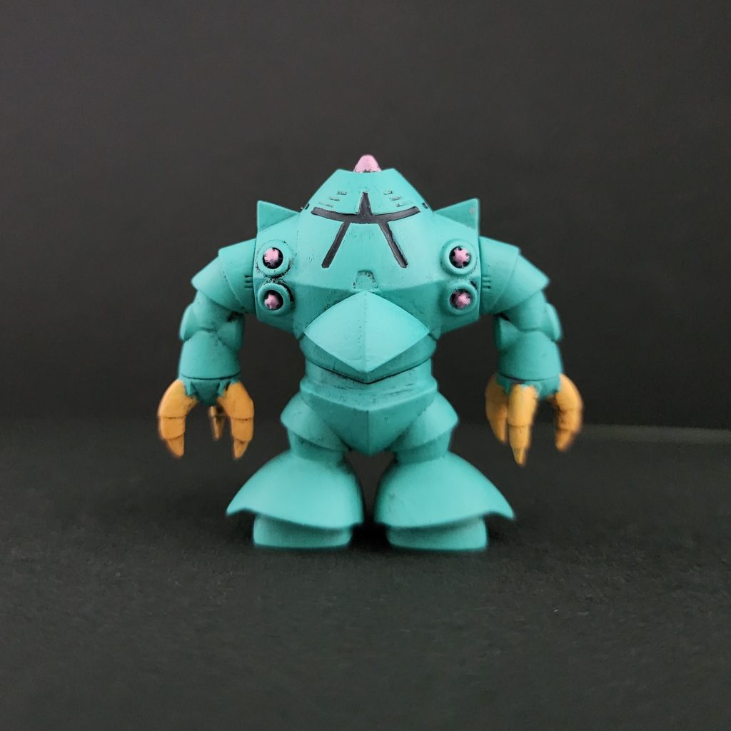 後ろからモノアイ以外は変わりは無いですね…笑