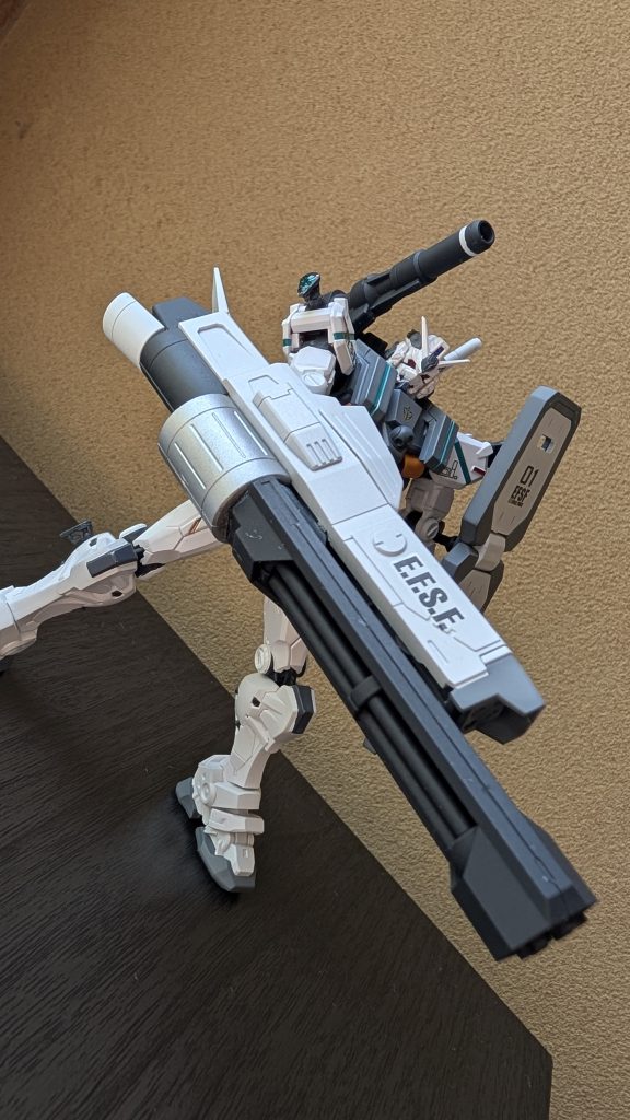 境界戦機のガトリングを移植しました。当初はGFF版ヘビーガンダムのフレーム・ランチャーをモチーフにする予定でしたが思いつきでこんなサイズに…