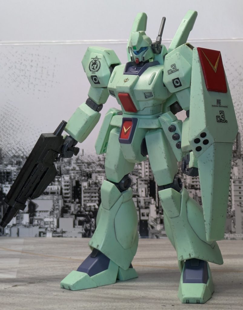 ジェガンJ型はA型の改修機てあるA2型の運用データを基に開発され、新型バックパックへの換装によるジェネレータ出力およびスラスターの強化、ガンダムMk-Ⅱで使用されたビームライフルの改修型を装備、A2で評価が高かった四連装ミサイルランチャーを搭載した後期型シールドの採用など大基であるA型を遥かに超えるスペックを持って生み出された。その性能はUC計画で生み出されたジェスタやジェガンの後継機として後に開発されたグスタフ・カールを超えるとされている。しかし、当時のアナハイムの主流がUC計画だった事、J型の採用に軍縮傾向の国連軍上層部が難色を示した事からUC.0095時点では初期試作機3機および量産試作機3機の計6機が生産されたのみで制式採用型が各部隊に配備されたのは小型MSであるアナハイム製のRGM-109ヘビーガンの初期不良による配備遅滞が問題化したUC.0110頃だった。