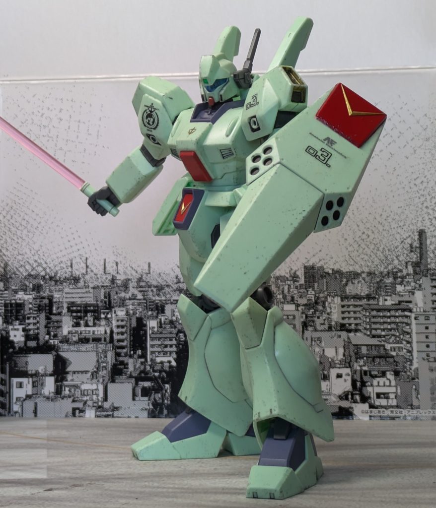 ペガサス配備後はドゥーの専用機として運用され、元ムラサメ研の強化人間であったドゥーの操縦技術も相まってこれまで計測された以上の性能を叩き出し、ペガサスに派遣されたJ型開発主任のビリー・チャンを驚愕させた。その一方で実験機とは言え実戦を想定して配備されたため損傷も多く、最初は損傷を気にしていたチャンたちも、配備から暫く経つとスクランブル機並みの塗装の剥げ程度では何も思わなくなったという。