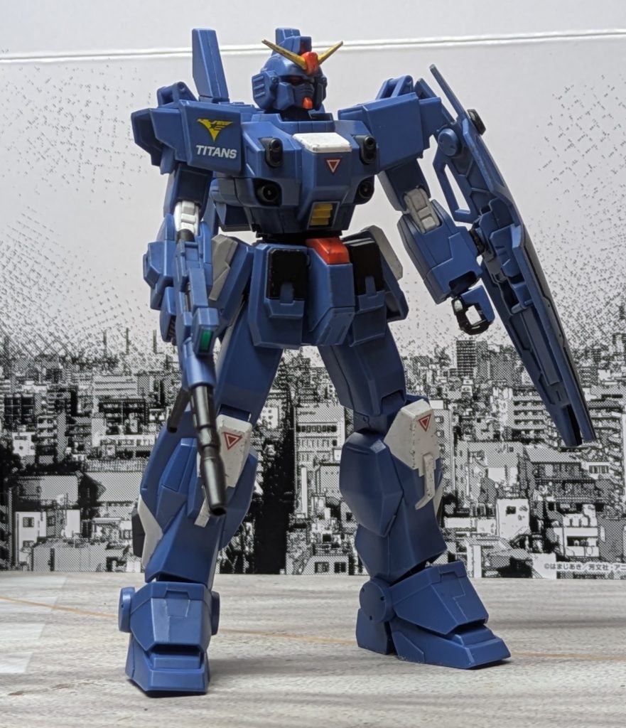 機体はかつてのブルーディスティニーシリーズと同様に陸戦型ガンダムをベースに開発されている。これは当時のティターンズが実戦機を研究に使うのを嫌った事と元のブルーディスティニーに近づけるという2つの意図が重なった結果だった。一方でシステム開発は第一次ネオ・ジオン抗争中に元のEXAMシステムのプロトタイプというべきシステムがビスト財団の支援で完成したが、このシステムには重大な欠陥があり、システムが不適合操縦者に与える強烈な