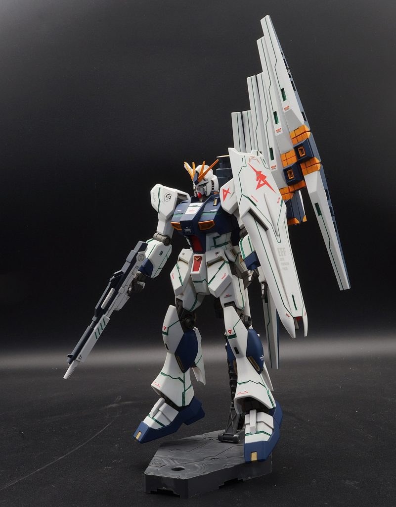 HGνガンダム全塗装–3枚目/制作者：あるむ