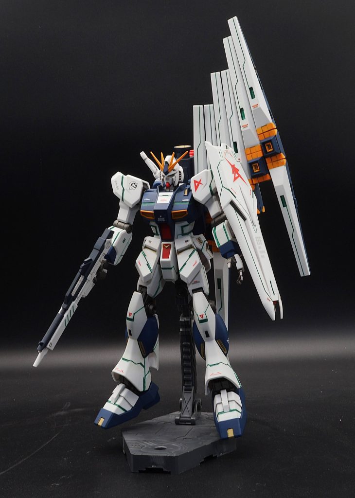 HGνガンダム全塗装–2枚目/制作者：あるむ