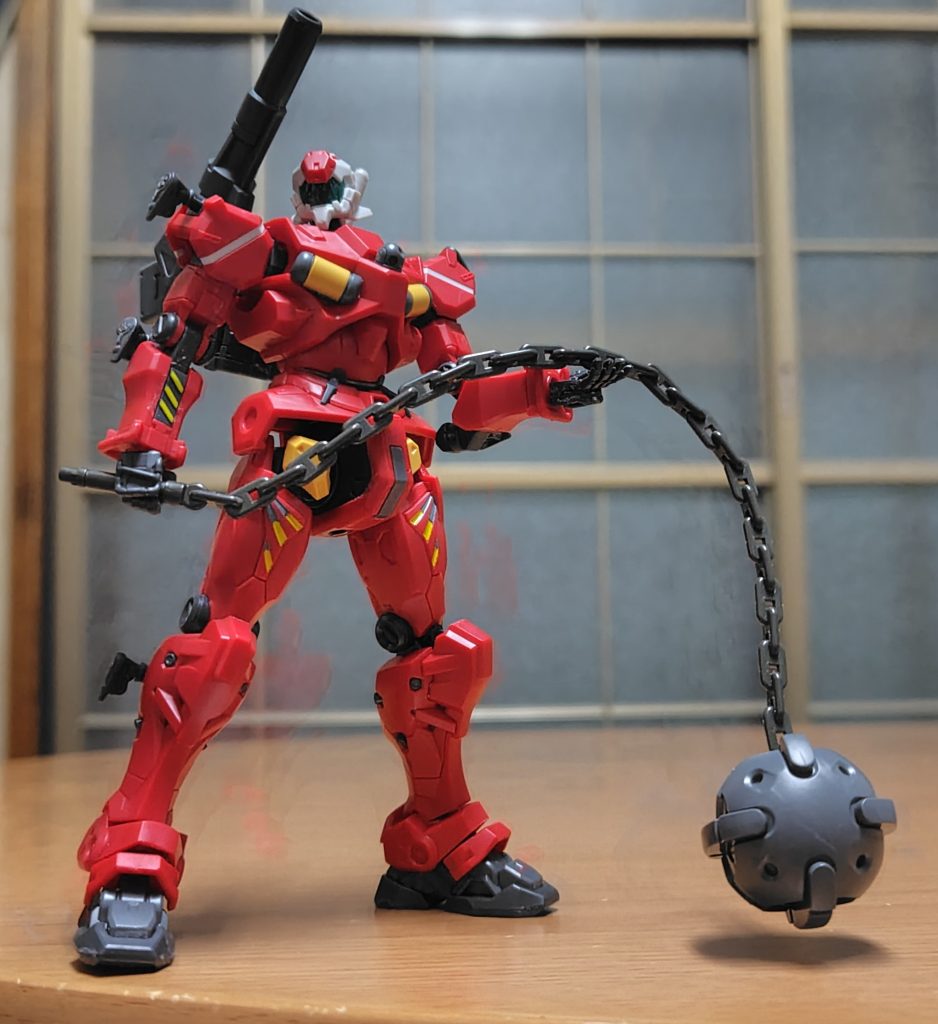 セイラさんが搭乗した時の鎖鉄球持ち込んだ姿。まだロールアウト直後故に青赤白のトリコロールに塗装されてない。