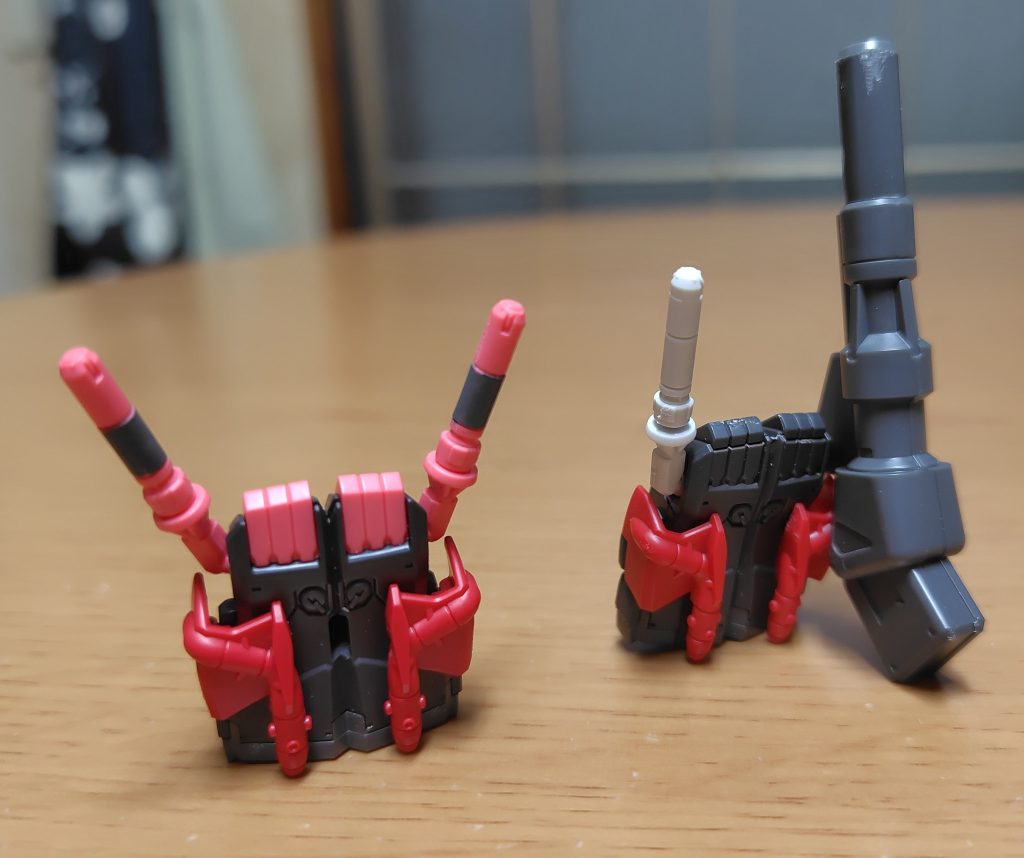 コア・ブロックシステムは右肩から顔を出すキャノン以外は似た造形してる。