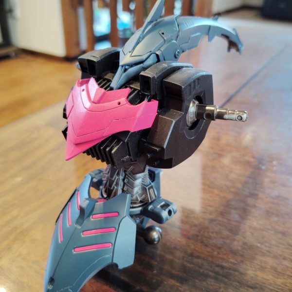 閲覧ありがとうございます！先日のキュベレイダムドの続きです！今回はキュベレイMk-IIカラーでやってみようと思いますスプレー塗料での色付けをしていますが、めちゃ塗料がなくなります(汗)ネイビーブルーはさっきAmazonで2缶追加しました他の色もこうなるかもでも、大した塗り分けをしていないのにカッコいいですね！さすが往年の名機ですこれからさらに全体に塗り拡げていきます今日はここまでです（2枚目）