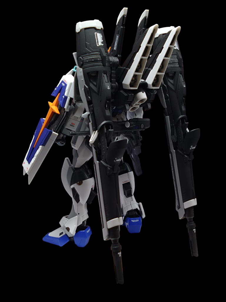 なぜか緑色好きじゃないんです(笑)プレバンSpecⅡを全塗装。ブラストシルエットは黒に塗装しました✨