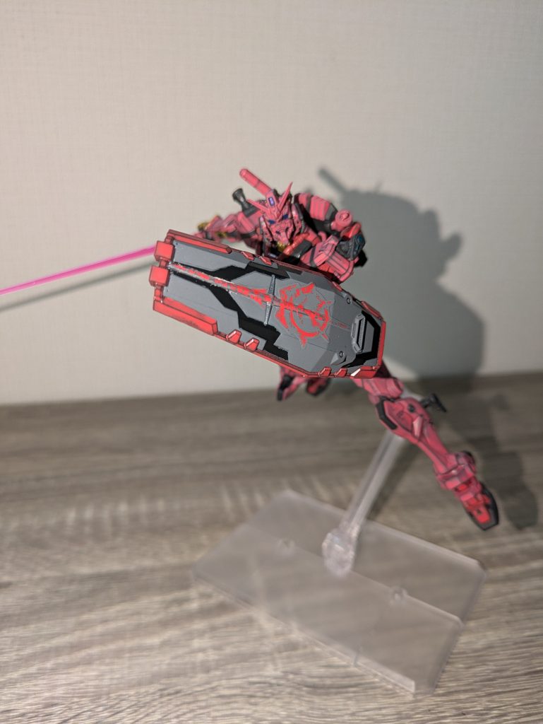 HG赤いガンダム–3枚目/制作者:@tonbei01
