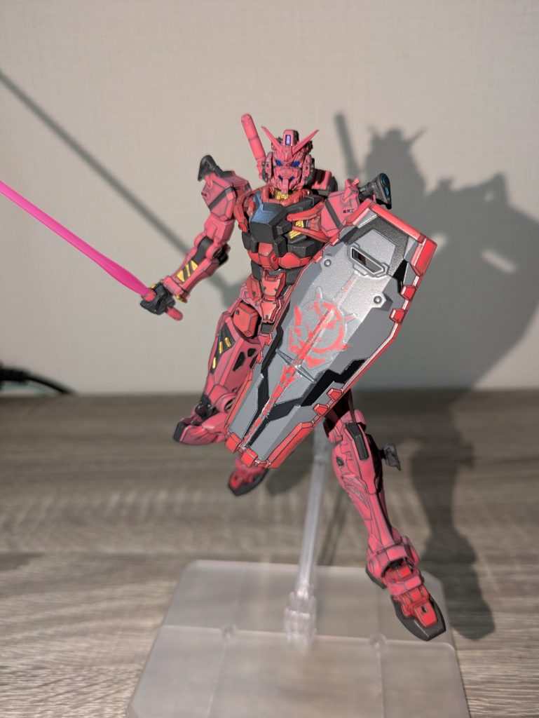 HG赤いガンダム–5枚目/制作者:@tonbei01