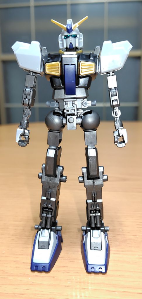 HGUC REVIVEガンダムMk-Ⅱのパーツ状態。頭部と胴体はそのままだが、腰部と四肢が内部骨格が存在して装甲パーツで包む機構とムーバブルフレーム設定に沿った構成してる事が判明した。