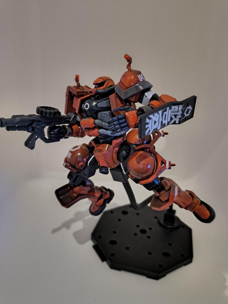 パッケージはこんなポーズかな？