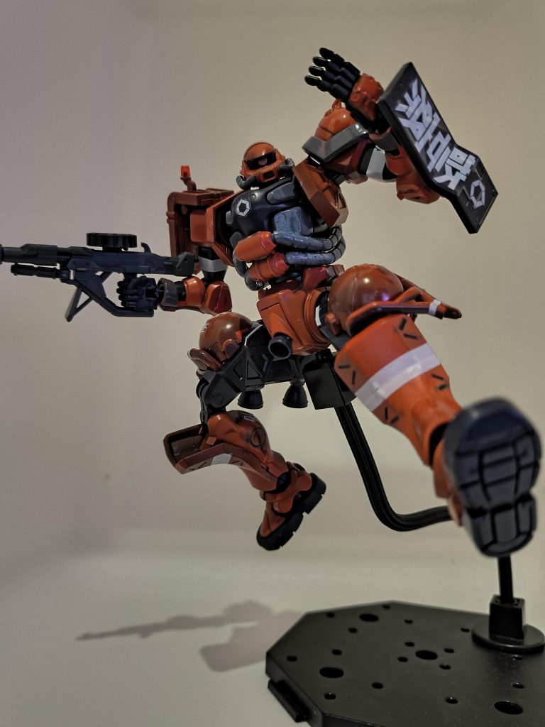 足の裏までモールド入っていると見せたくなりますね