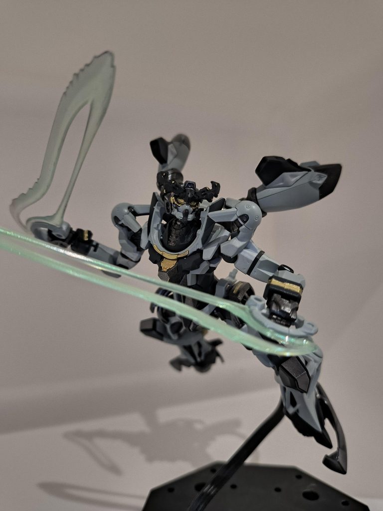 なんとなくダンバインを思い出すフォルムですね