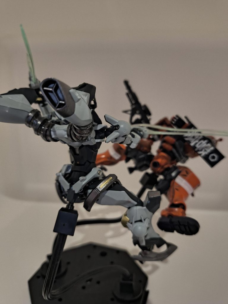 ザクにアタックしてみたり