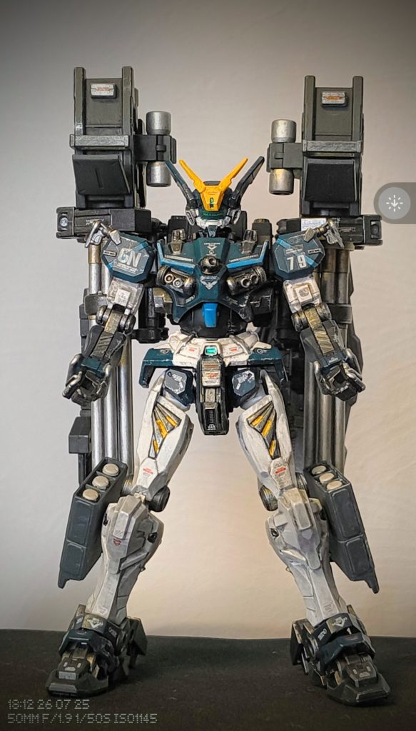 塗装に合わせて頭部、胸部を中心としたディティールアップ、ウェザリングを施しています顔の印象は当初よりガラリと変わったかと思います