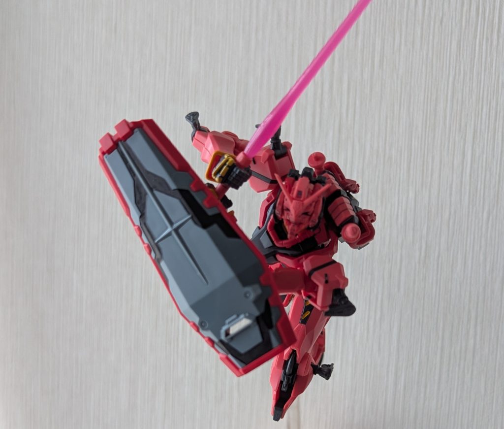 ビームサーベル、それに頭部バルカン！！